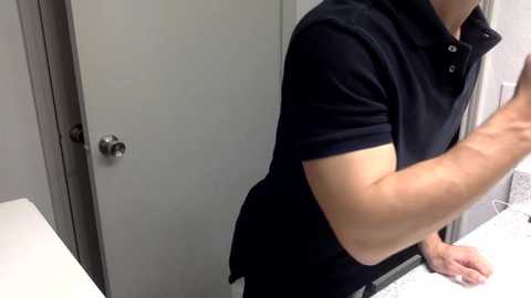 dndo21 @ chaturbate on 20231105