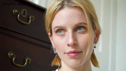 ellaa91 @ chaturbate on 20231106