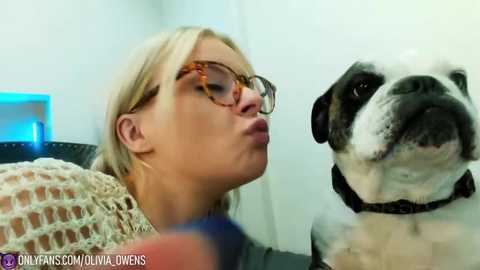 oliviaowens @ chaturbate on 20231107