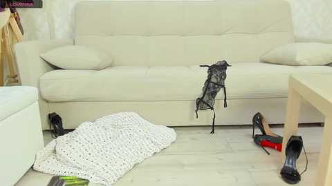 linapearl @ chaturbate on 20231109