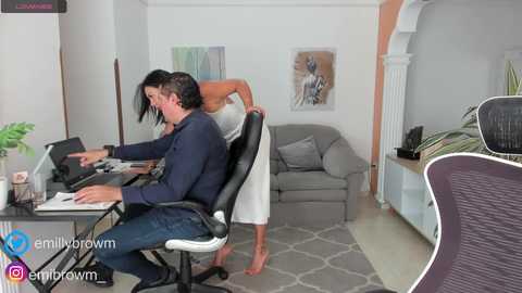 emillybrowm @ chaturbate on 20231110