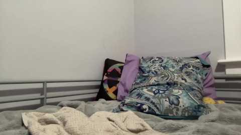 love_jewels818 @ chaturbate on 20231110