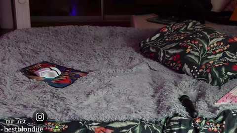 bestblondiiecb @ chaturbate on 20231115