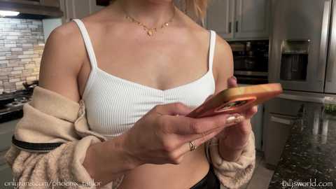 phoenix_taylor @ chaturbate on 20231116