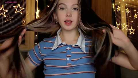 small_blondee @ chaturbate on 20231116