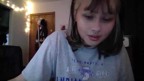 daisy_princess @ chaturbate on 20231117