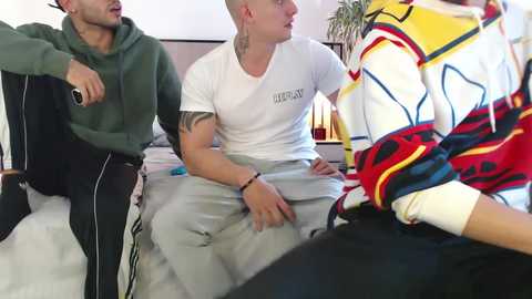 fratguysonline @ chaturbate on 20231117