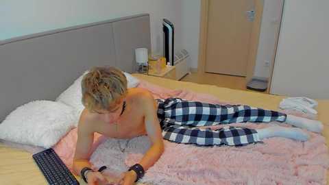 lanny_fandi @ chaturbate on 20231118