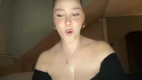 novavangogh @ chaturbate on 20231119