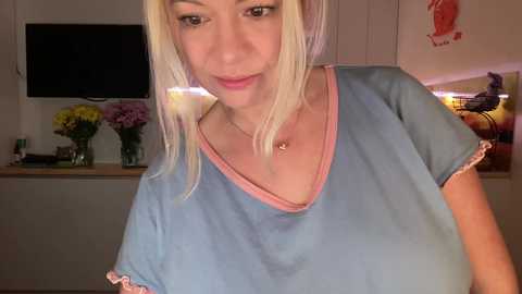 kiradivine @ chaturbate on 20231120