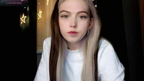 small_blondee @ chaturbate on 20231120