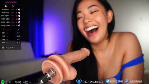 lunaqueeeen @ chaturbate on 20231122