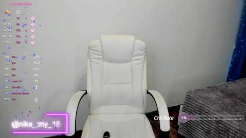 emmika_ @ chaturbate on 20231123