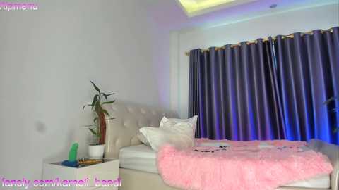 juicyshow @ chaturbate on 20231123