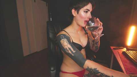 aynmarie @ chaturbate on 20231126