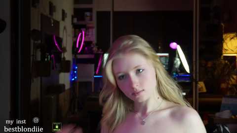 bestblondiiecb @ chaturbate on 20231126