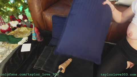 taylor_love_303 @ chaturbate on 20231127