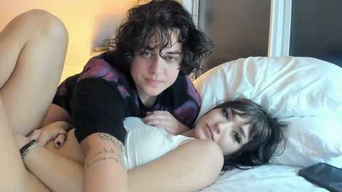 twogirls1strap