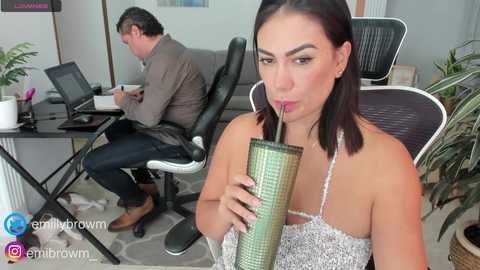 emillybrowm @ chaturbate on 20231129