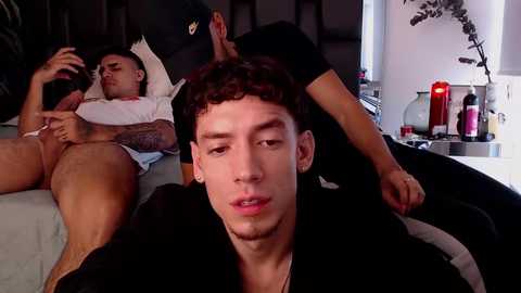 fratguysonline @ chaturbate on 20231201