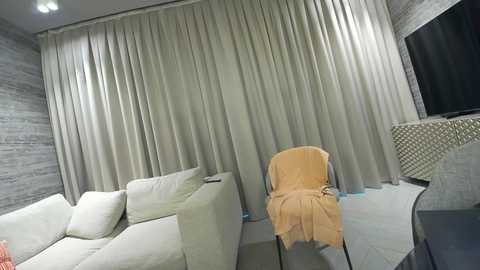 ehotlovea @ chaturbate on 20231203