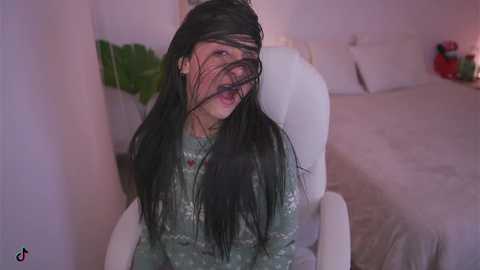 annie_dreams @ chaturbate on 20231205