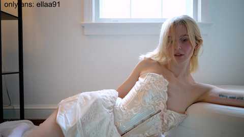 ellaa91 @ chaturbate on 20231205