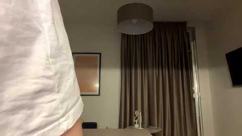 luis7777hui @ chaturbate on 20231205