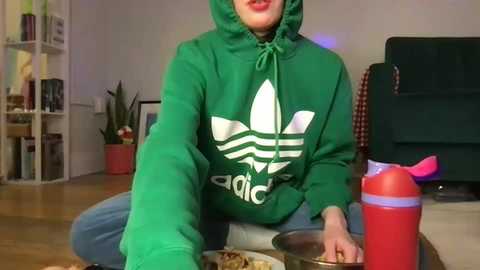 littlesugarpea @ chaturbate on 20231207