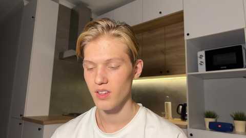 skies_shine @ chaturbate on 20231207