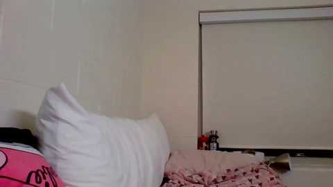 blonde_katie @ chaturbate on 20231208