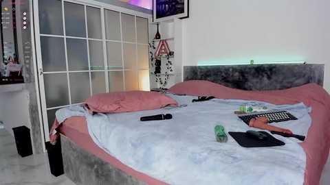 l0ve_sh0w @ chaturbate on 20231208