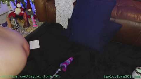taylor_love_303 @ chaturbate on 20231208