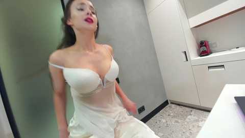 ehotlovea @ chaturbate on 20231209