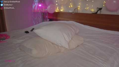 emilia98xxx @ chaturbate on 20231209