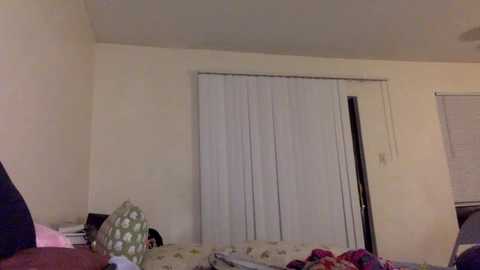 bakedmommy @ chaturbate on 20231210