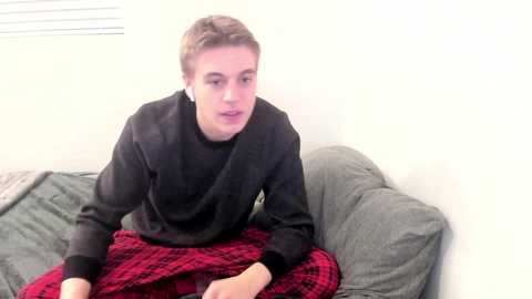 collegeboiaz @ chaturbate on 20231210