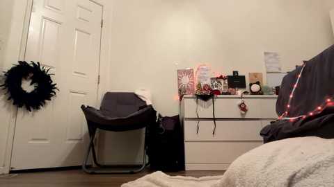 alya101 @ chaturbate on 20231211