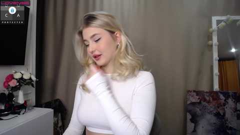 cute18cute @ chaturbate on 20231211