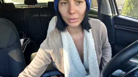 2whitediamonds @ chaturbate on 20231212