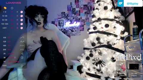 lilypixel @ chaturbate on 20231212
