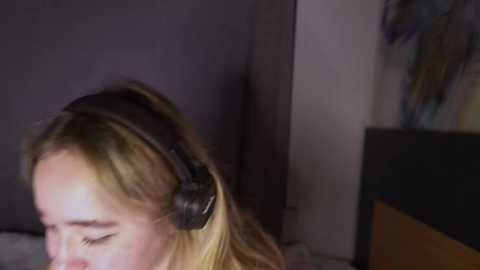 kristyspiritedaway @ chaturbate on 20231215