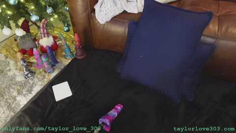 taylor_love_303 @ chaturbate on 20231216