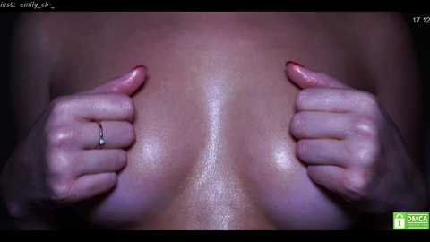 emilybatee @ chaturbate on 20231217