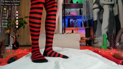 anal_queen_mona @ chaturbate on 20231218