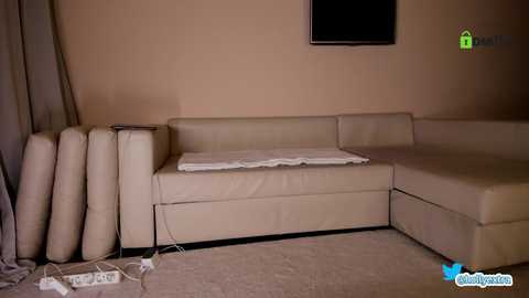 hollyextra @ chaturbate on 20231218