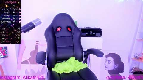 thecosmicgirl @ chaturbate on 20231218