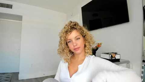 theislandgirl @ chaturbate on 20231218
