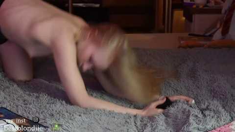 bestblondiiecb @ chaturbate on 20231222