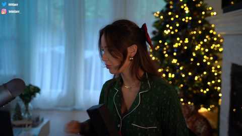 lace___ @ chaturbate on 20231223